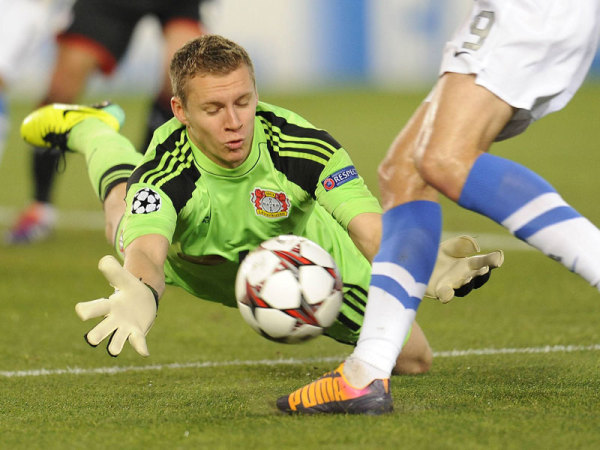 出他们对足 出他们对足