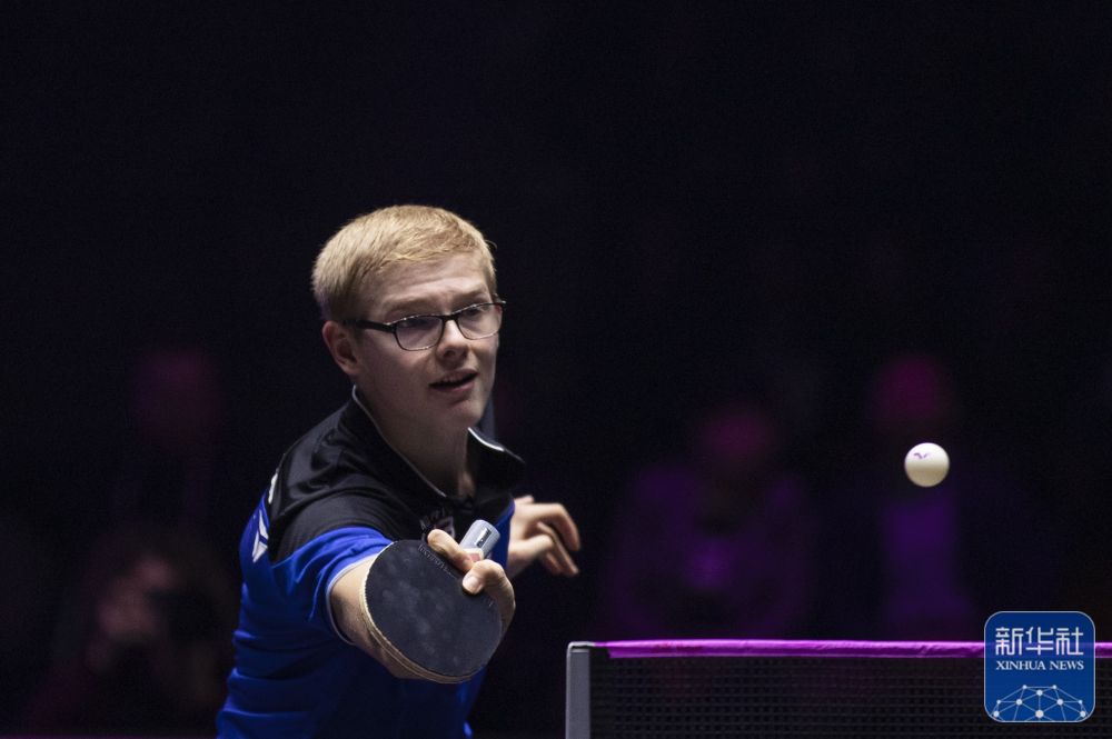 莱昂纳德在 莱昂纳德在